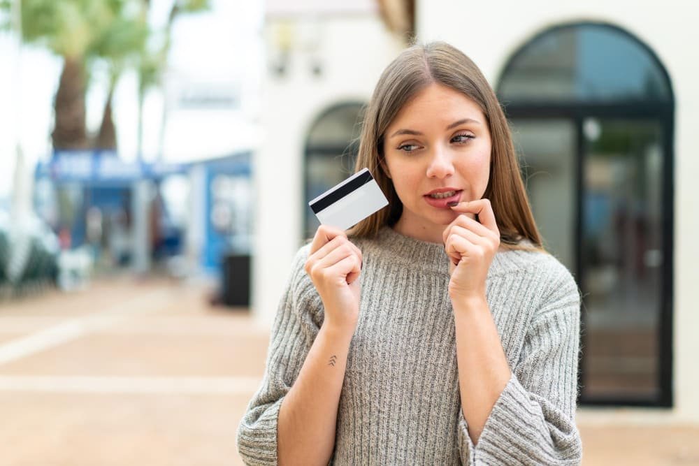 Diferencias entre tarjeta de crédito y tarjeta de débito en cuanto a uso