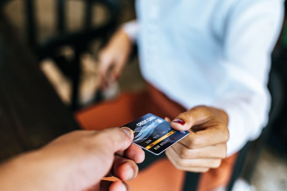 Diferencias entre tarjeta de crédito y tarjeta de débito