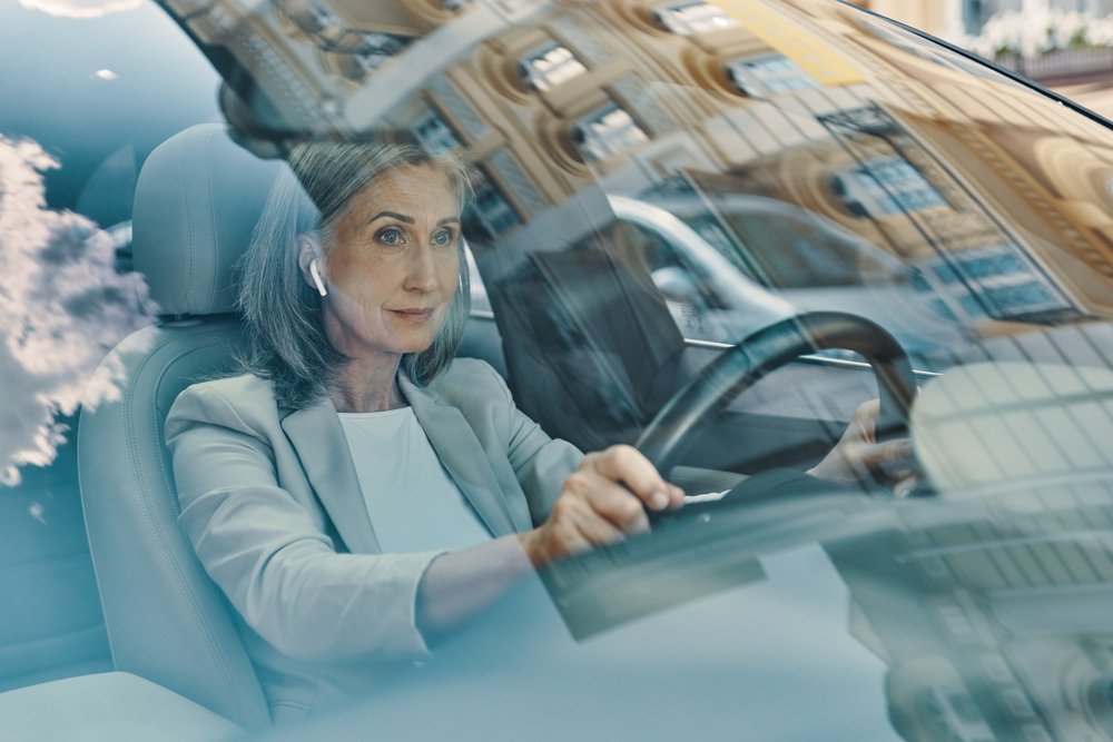 ¿Puedo mantener mi auto mientras pago el préstamo